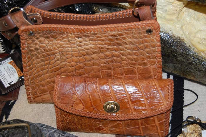 Brown Alligator Zipper purse - small